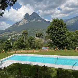 https://bungalows-pedraforca.catalonia-hotels.com